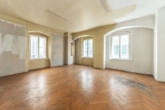 Bild - Kleines Zinshaus Mitten In Der Stadt