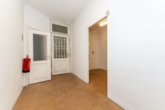 Bild - Kleines Zinshaus Mitten In Der Stadt