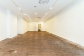 Bild - Kleines Zinshaus Mitten In Der Stadt