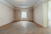 Bild - Kleines Zinshaus Mitten In Der Stadt