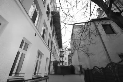 Große Fläche – Wohnung/Büro und Werkstätte – befristet vermietete Fläche zu verkaufen, 1070 Wien, Wohnung