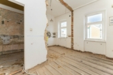 Bild - Sanierungsbedürftige Wohnungen (7 Einheiten) zzgl. Rohdachboden